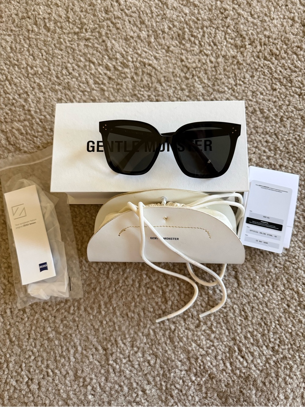 GENTLE MONSTER Black Sunglasses with White Case